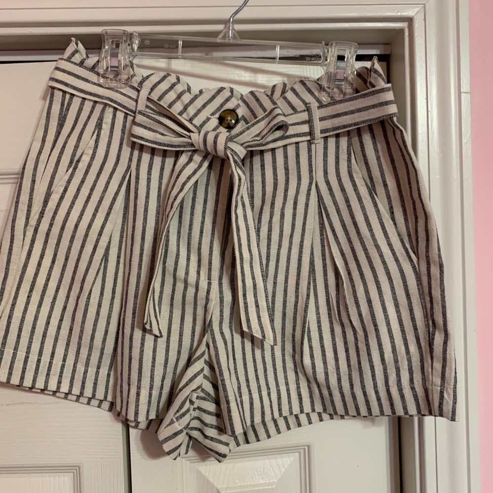 Seersucker striped shorts